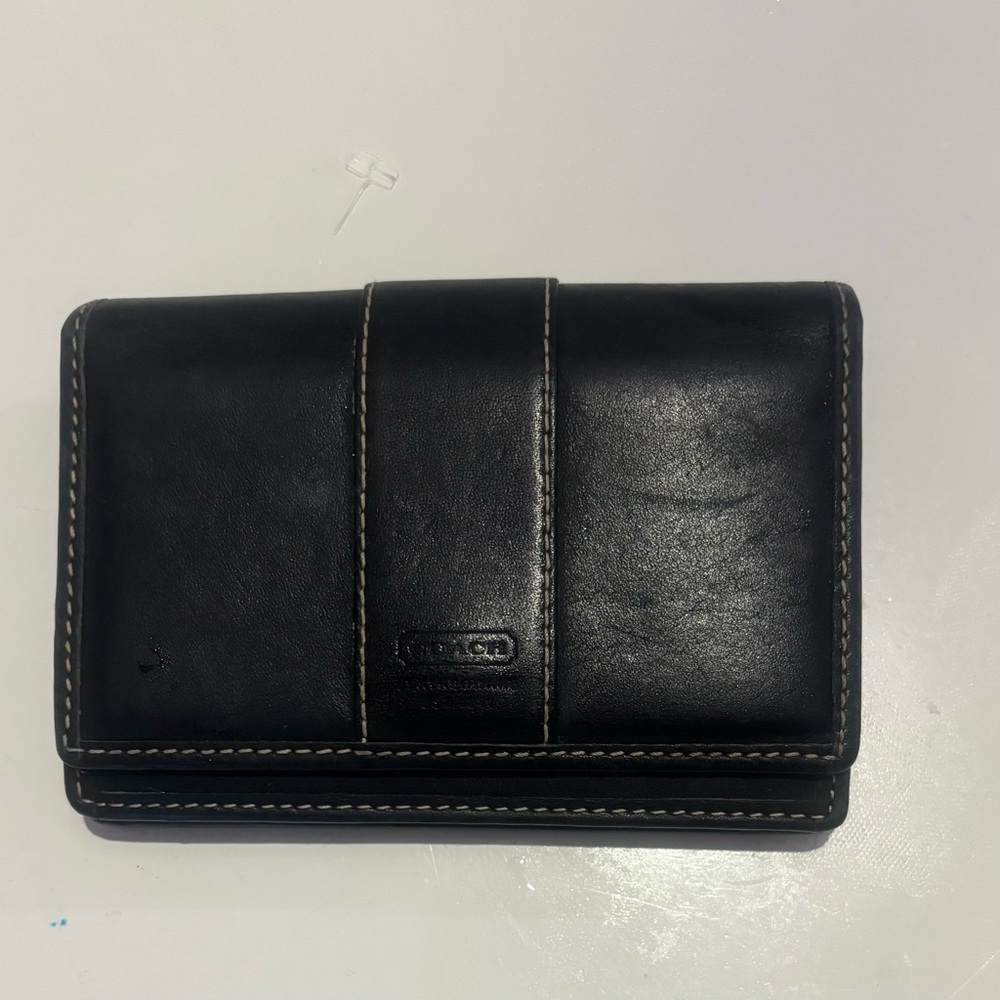 Coach Black Leather Trifold Wallet with Contrast Stitching